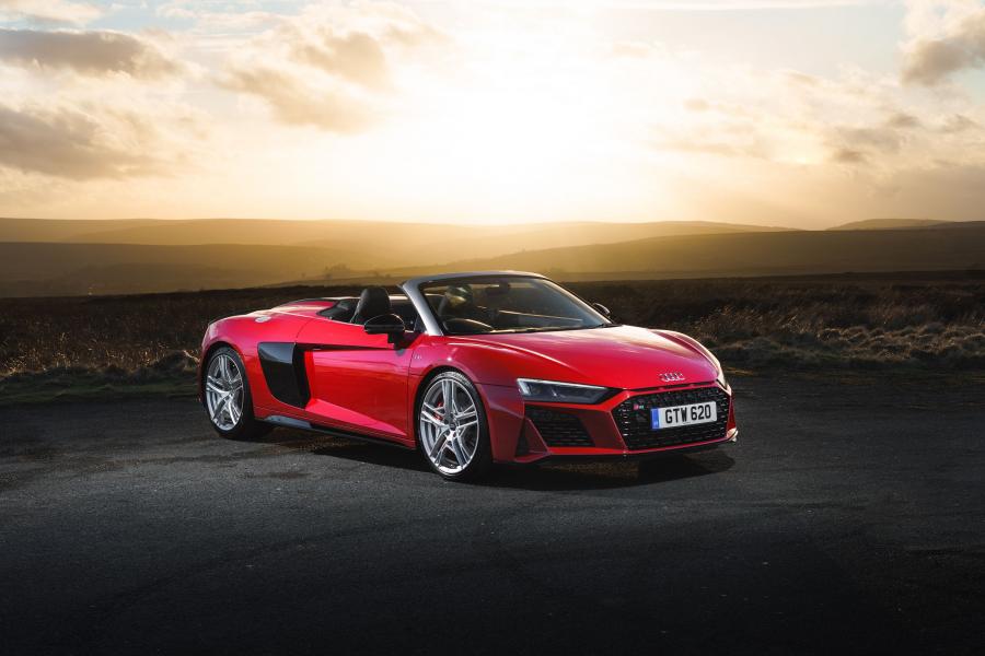  Audi R8 V10 Performance Spyder 2019 года  (UK) (фото 1 из 40)